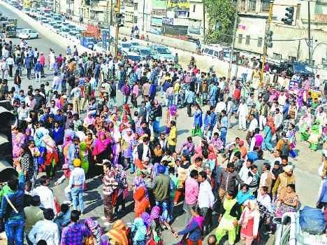 road jam at jagrav bridge